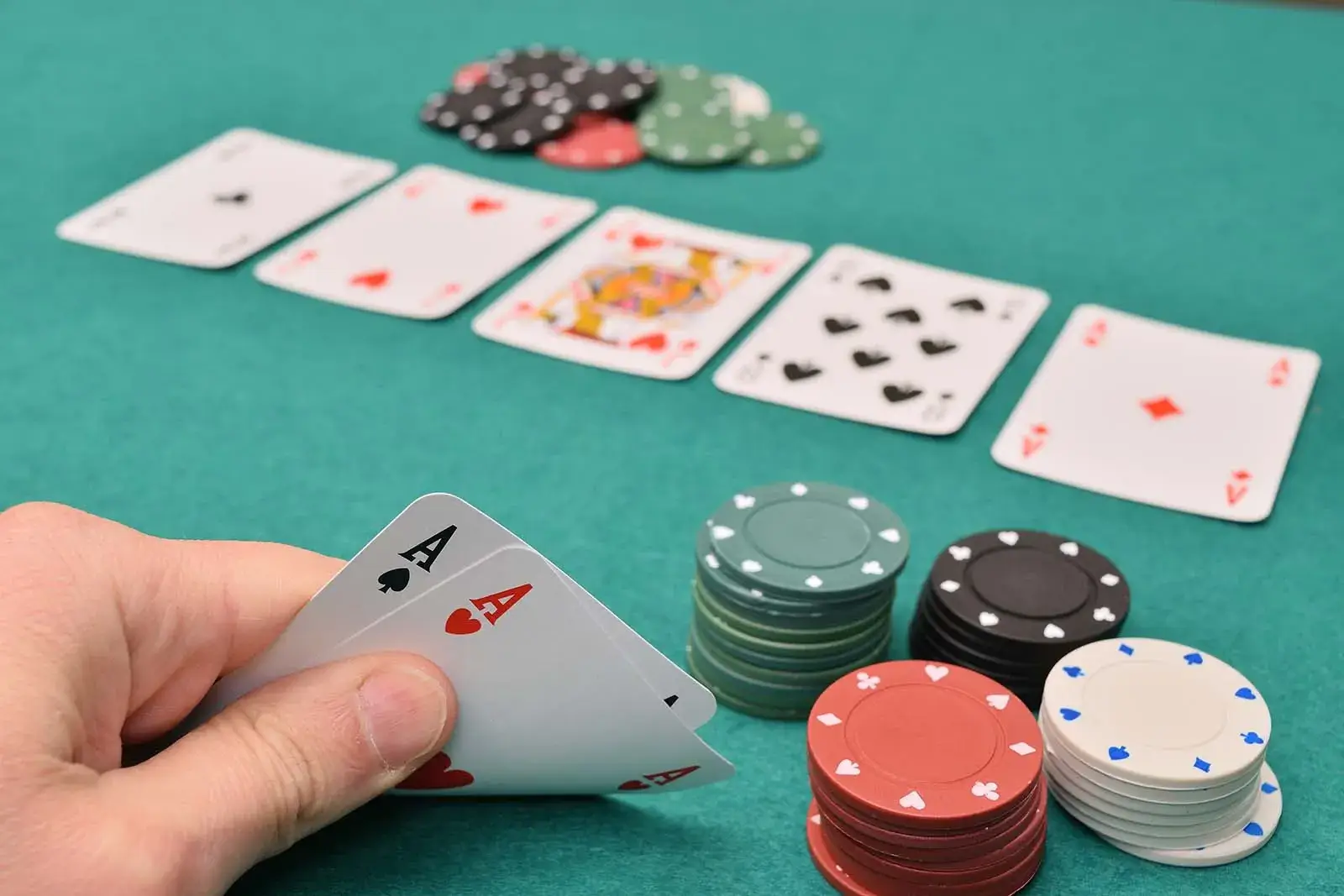 Hãy tận hưởng niềm vui và thử thách của poker tại https://rs8.soccer/ và trở thành một người chơi giỏi!