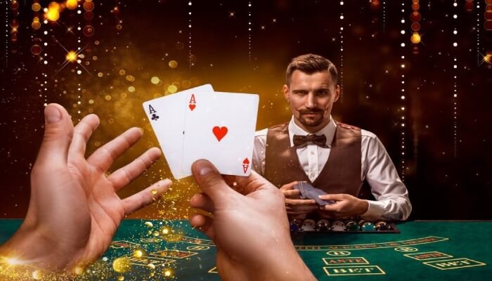 Poker là một trò chơi đánh bài phổ biến trên toàn thế giới, thu hút sự quan tâm của hàng triệu người chơi.